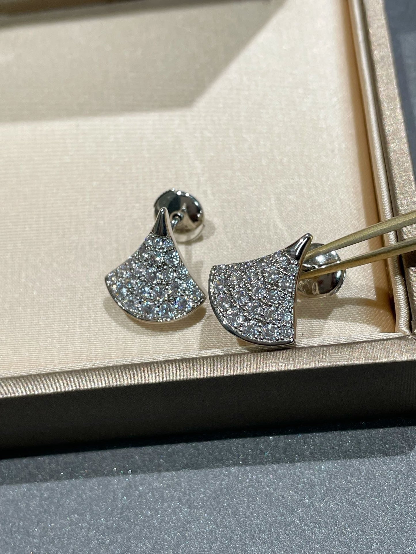 [Renovia Jewelry]ドリームスタッドピアス ダイヤモンド
