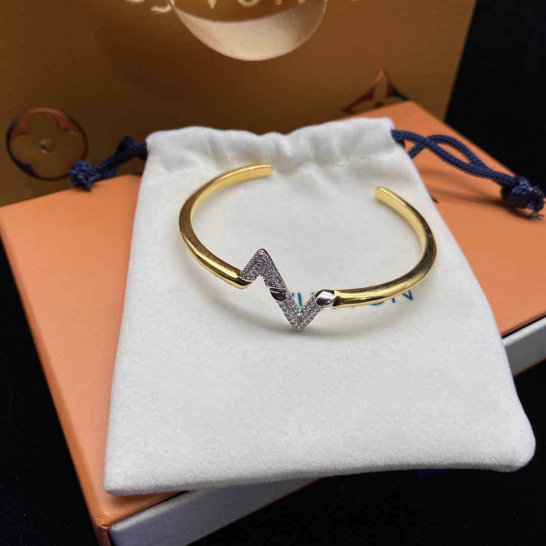 [Renovia Jewelry]VOLTE UPSITE DOWN ダイヤモンド ゴールド オープンブレスレット