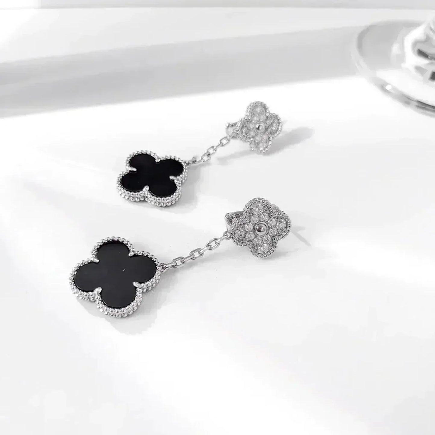 [Renovia Jewelry]クローバー 2モチーフ ダイヤモンド オニキス イヤリング シルバー