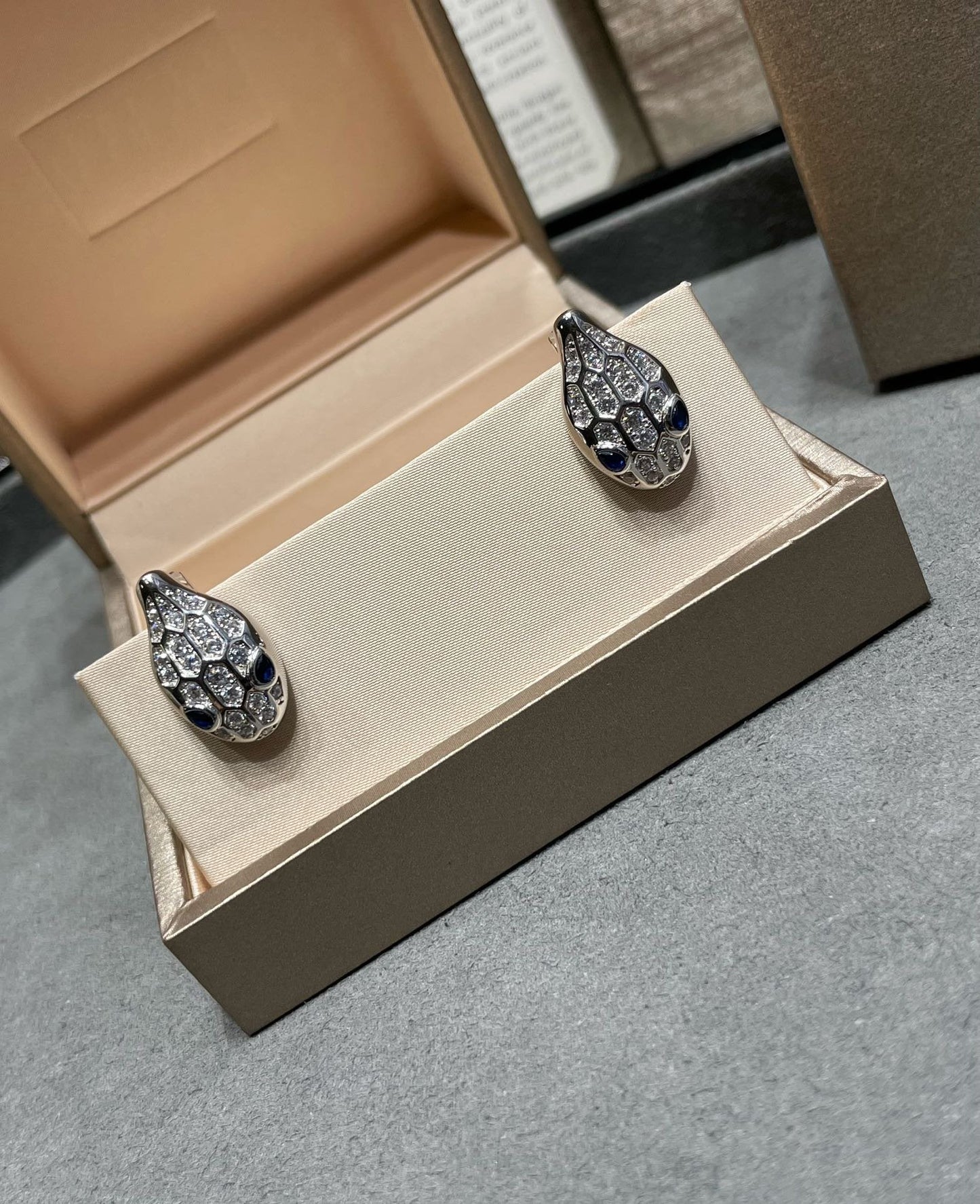[Renovia Jewelry]セルパン ダイヤモンド スタッド ピアス