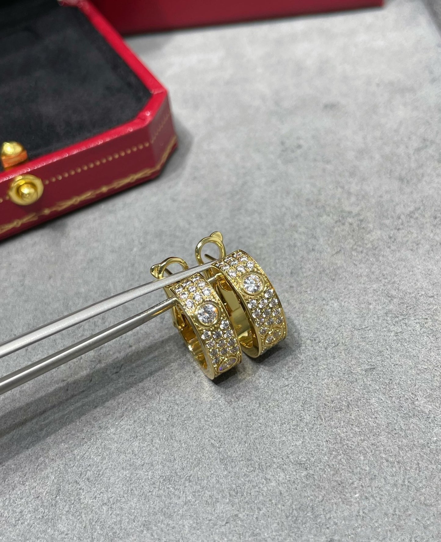 [Renovia Jewelry]LOVE 5.5MM DIAMOND PAVED EARRINGS