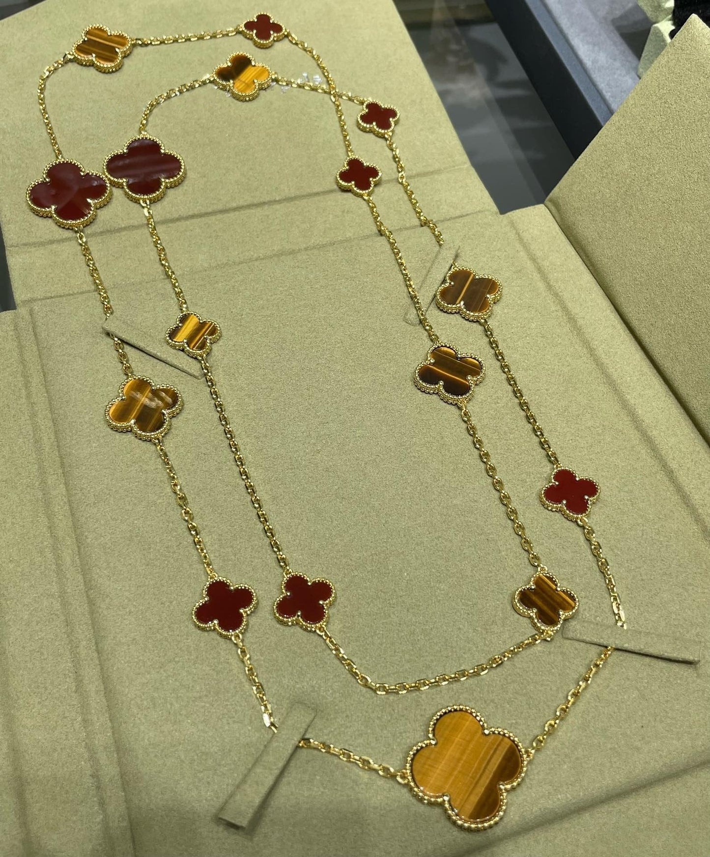 [Renovia Jewelry] クローバー 16 モチーフ カーネリアン タイガーアイ ローズゴールド ネックレス