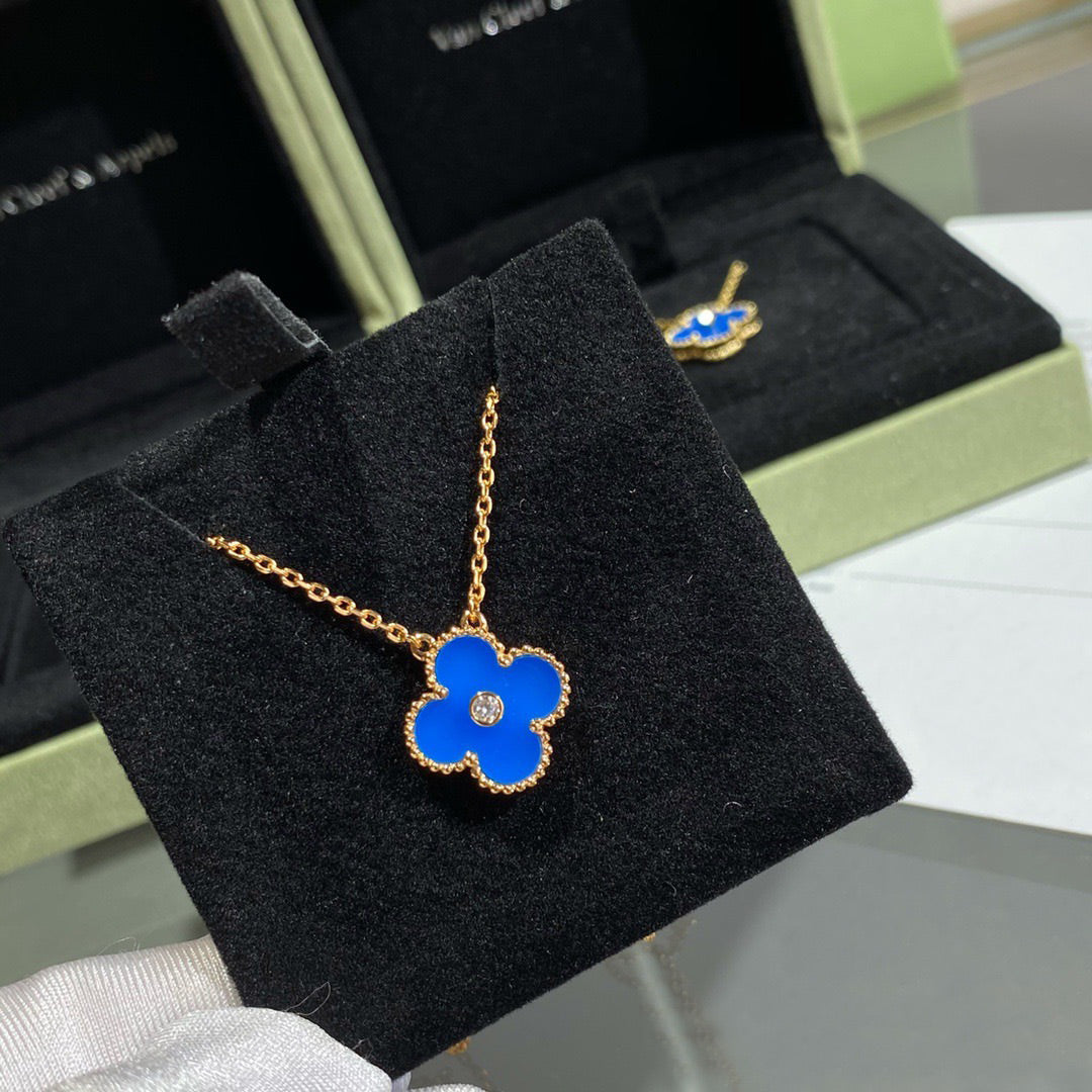[Renovia Jewelry]クローバー 15MM ダイヤモンド＆ブルーアゲートネックレス
