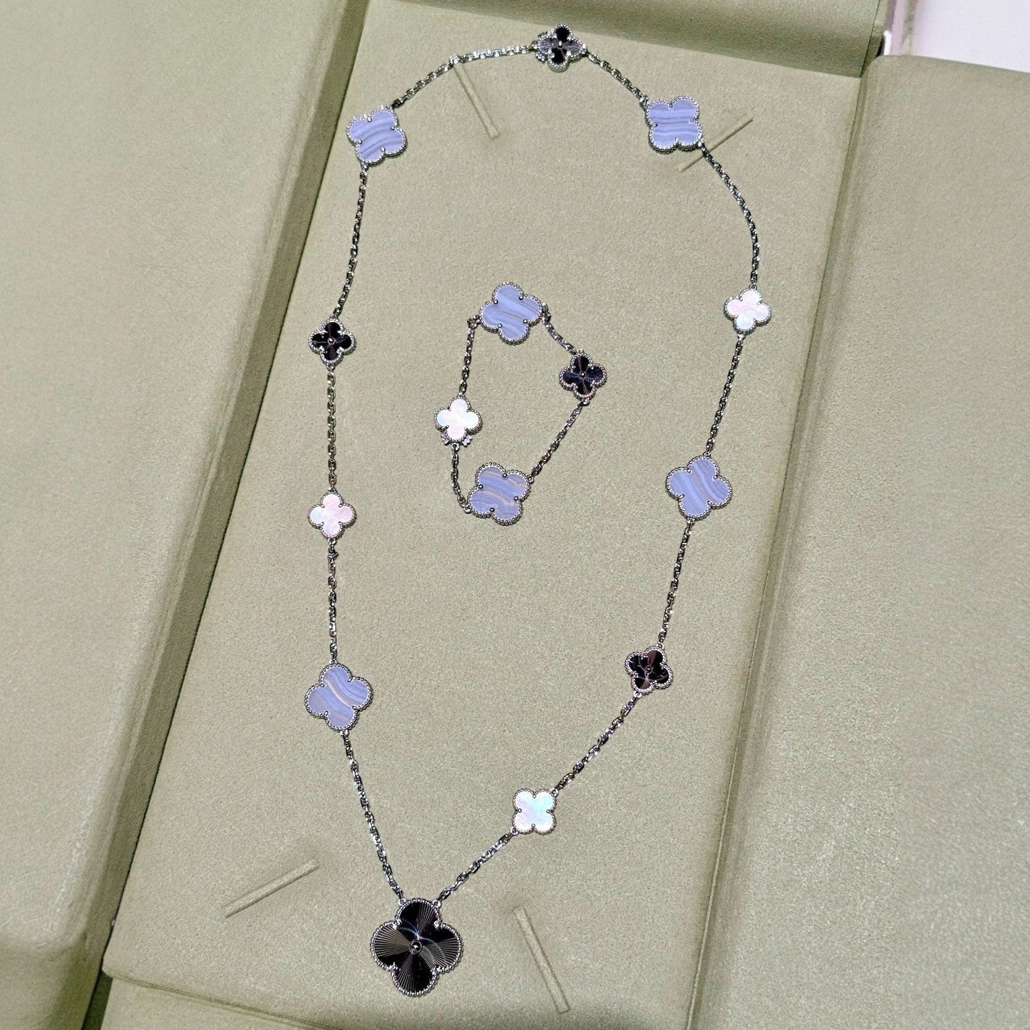 [Renovia Jewelry]DETACHABLE CLOVER 15(11+4) FLOWER SILVER NECKLACE SET